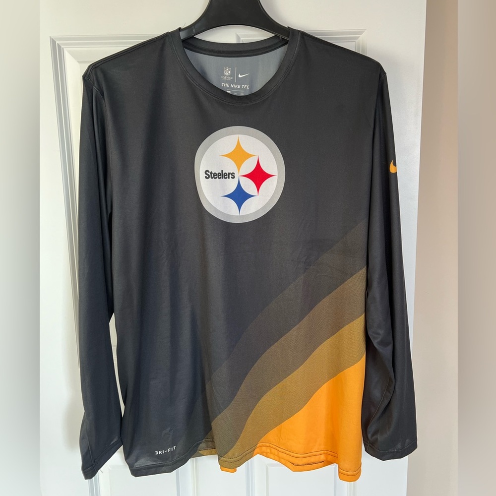 Nike DriFit Men’s Pittsburgh Steelers Long Sleeve Shirt